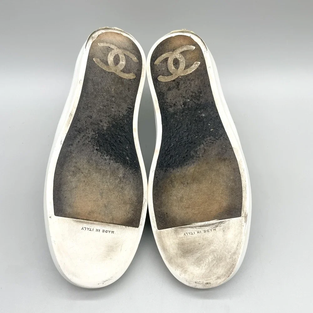 Chanel Womens 40 CC Logo Slip On Sneakers Black White Leather Tennis Preppy Chic